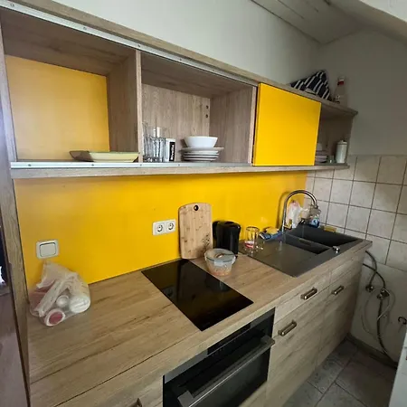 Appartement Schoene Monteurs-wohnung In Meiderich 47137 Duisburg
